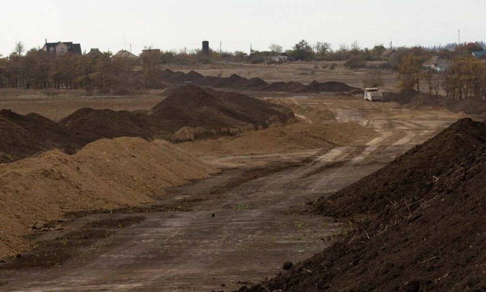 З Маріуполя в Урзуф будують нову трасу: фото