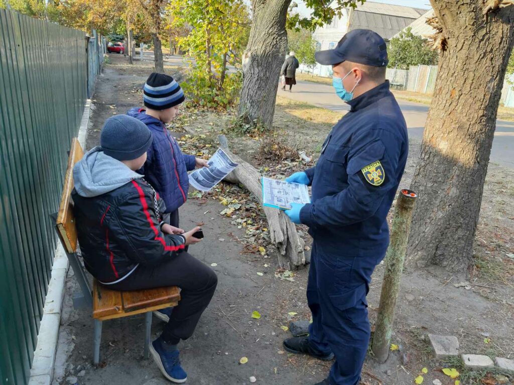 В ГСЧС напомнили о запрете сжигания листьев