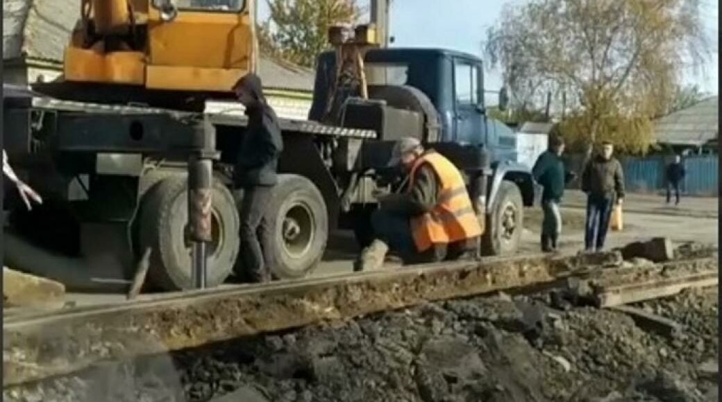 В окупованому Луганську демонтують трамвайні колії, - соцмережі