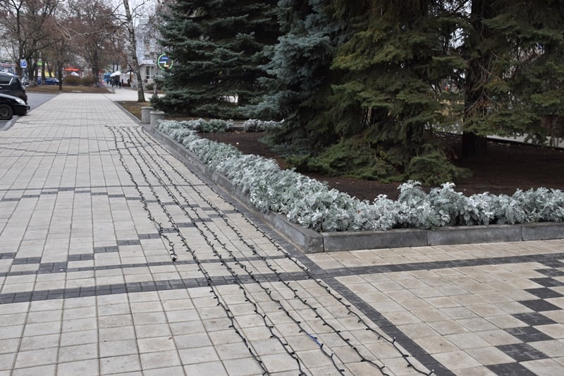 В Краматорске главную площадь начали готовить к Новому году