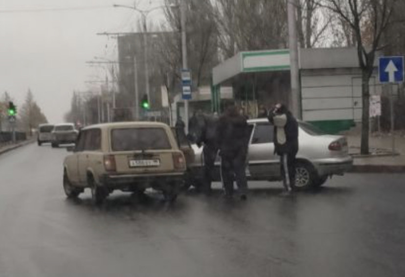 В центре оккупированного Донецка произошло ДТП