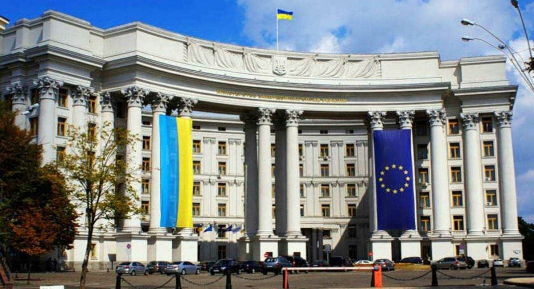 Украина выразила протест РФ из-за упрощения предоставления гражданства жителям ОРДЛО