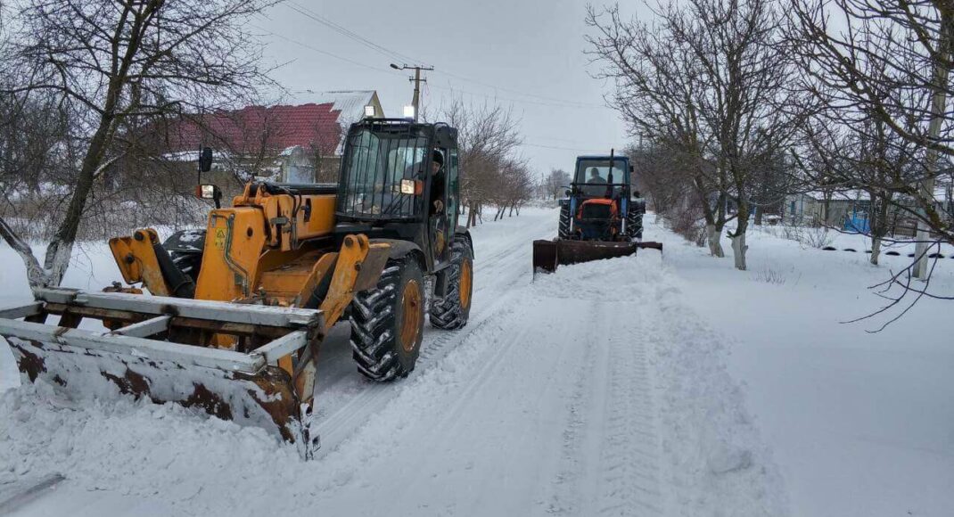 На дорогах Луганщины зимой организовали круглосуточное дежурство служб