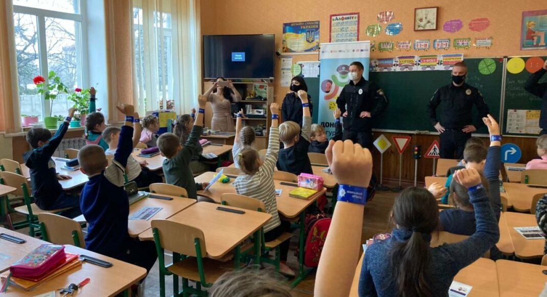 В Лимане полицейские рассказали школьникам о безопасности на дороге