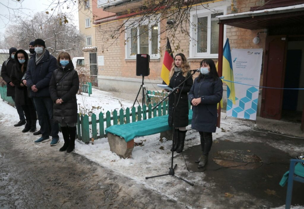 На Луганщині 4 родини лікарів з числа ВПО отримали квартири від Німеччини