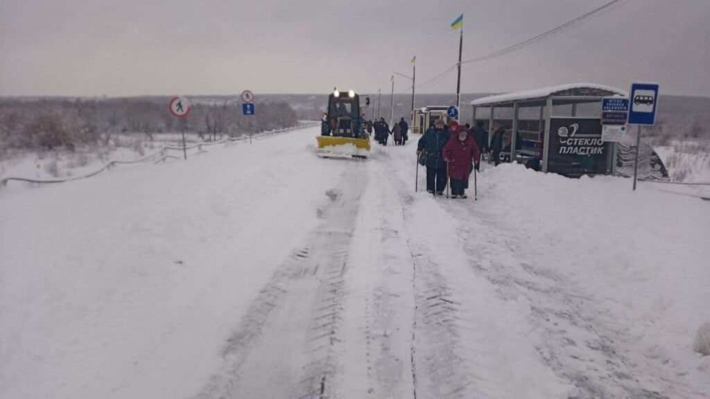 Переход через КПВВ "Станица Луганская" усложнен из-за погодных условий