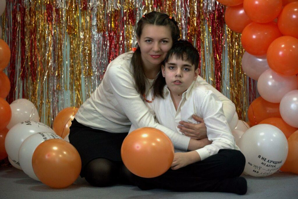 В Северодонецке в рамках Всемирной кампании "16 дней против насилия" провели фотосессию для детей с инвалидностью