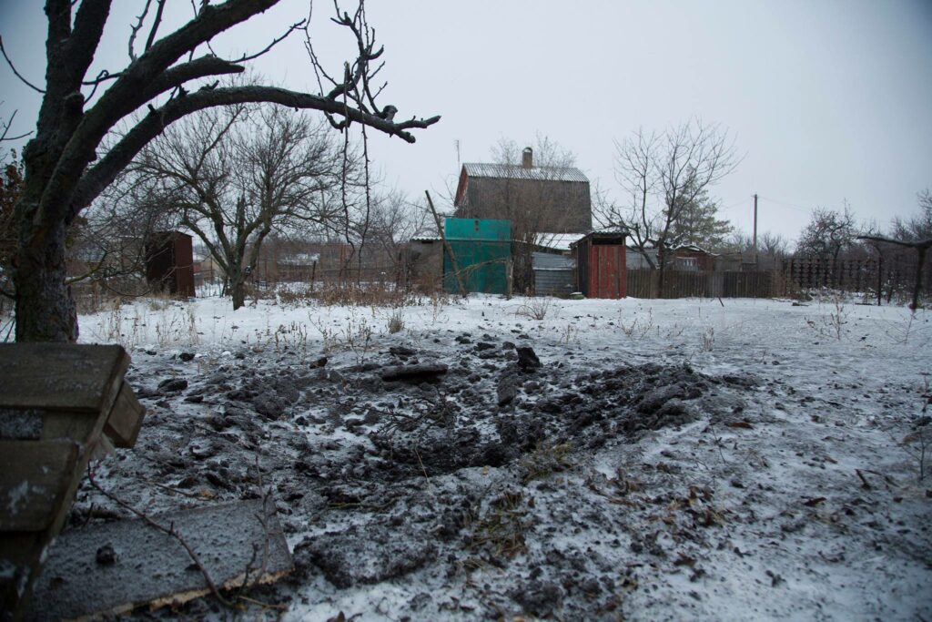 міна бойовиків потрапила в житловий двір