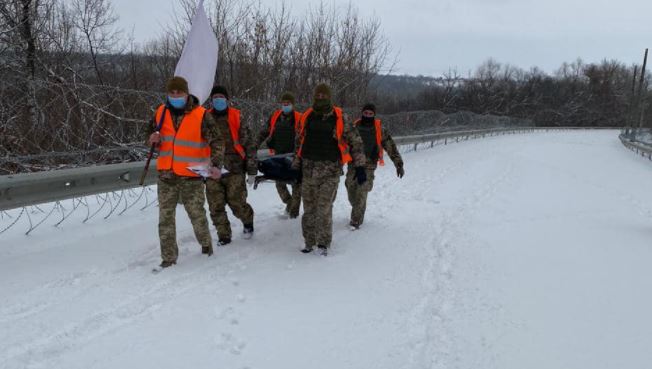 Арестович назвал "технической ошибкой" цитирование версии боевиков относительно смерти украинского воина