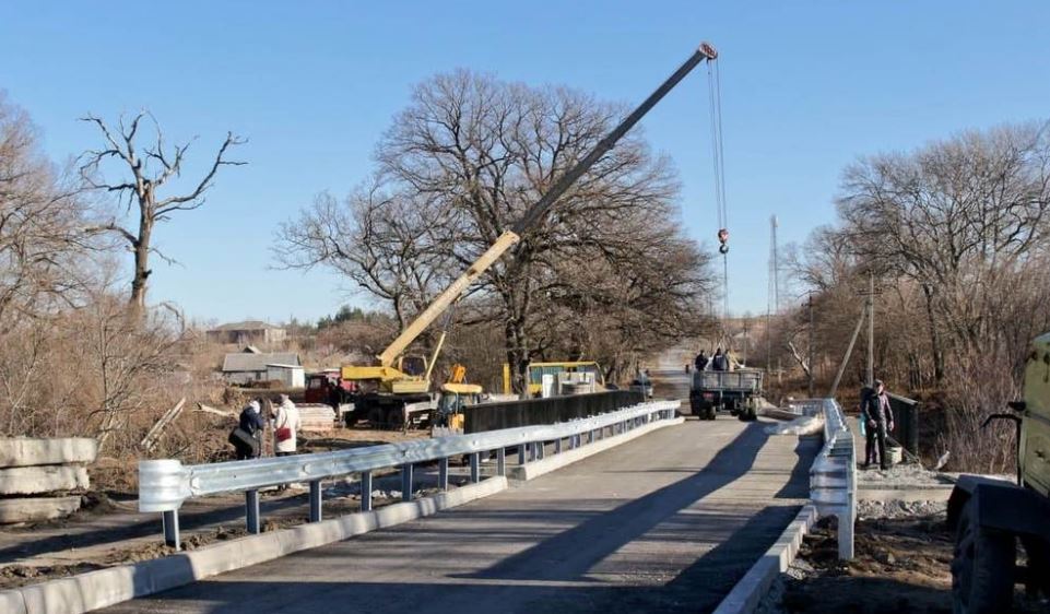 У ОРДО відкрили рух по мосту в Амвросіївському районі