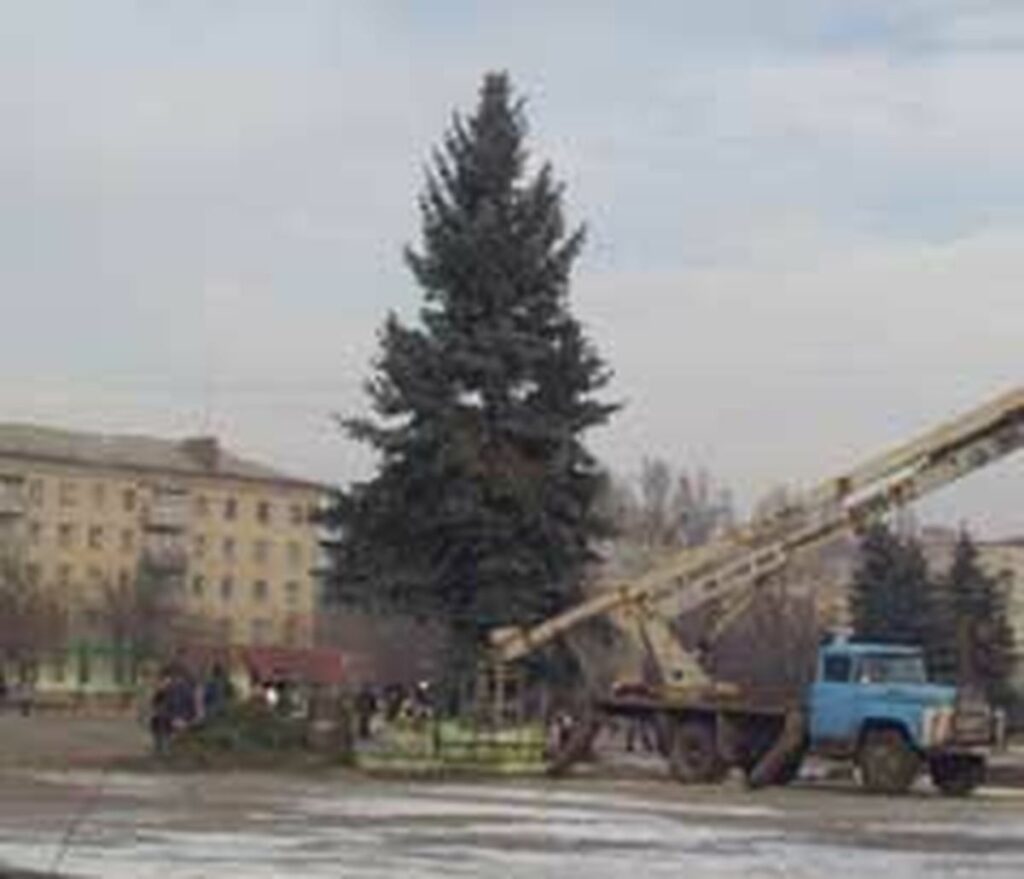 Новогодняя история Славянска: как менялась главная елка города