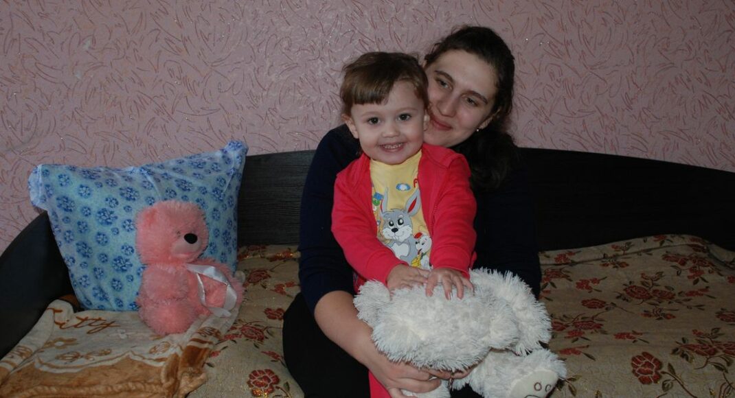 Дом, над которым не летают снаряды. Как 40 семей получили жилье в мирных городах Донбасса