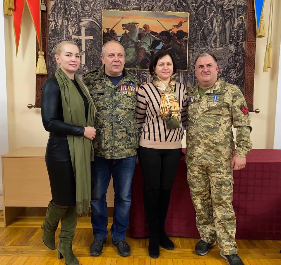 Волонтеры "Черного Тюльпана" из Славянска получили награды за содействие ВСУ