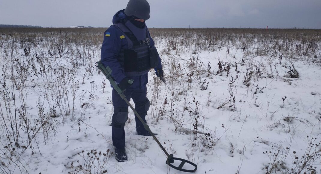 На Луганщине обезвредили 25 артиллерийских снарядов