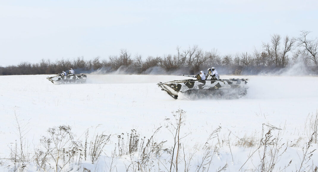 На Донбасі підірвався військовий автомобіль, 9 військових отримали травмування