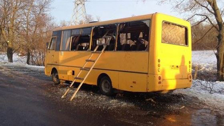 На Донеччині згадують трагедію обстрілу цивільного автобуса під Волновахою 6 років тому