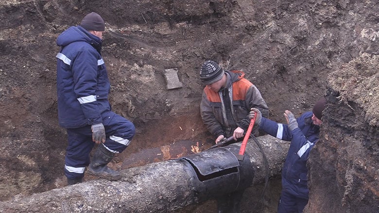 Специалисты обследовали водовод Горловка-Торецк: обнаружили 4 порыва и гранату