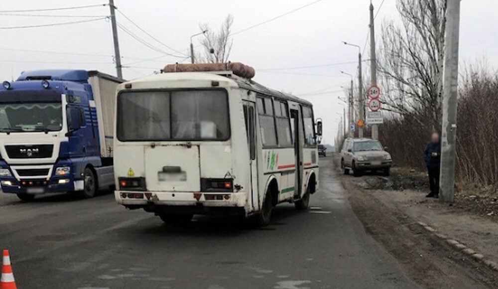 В Славянске автобус сбил женщину: пострадавшая скончалась в больнице 