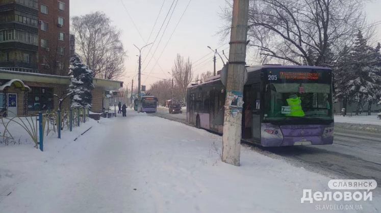 В Славянске из-за обрыва проводов остановилось движение троллейбусов