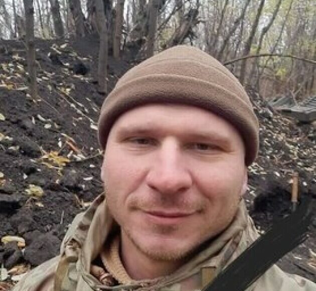 Военные сообщили имя бойца, погибшего на Донбассе от пулевого ранения