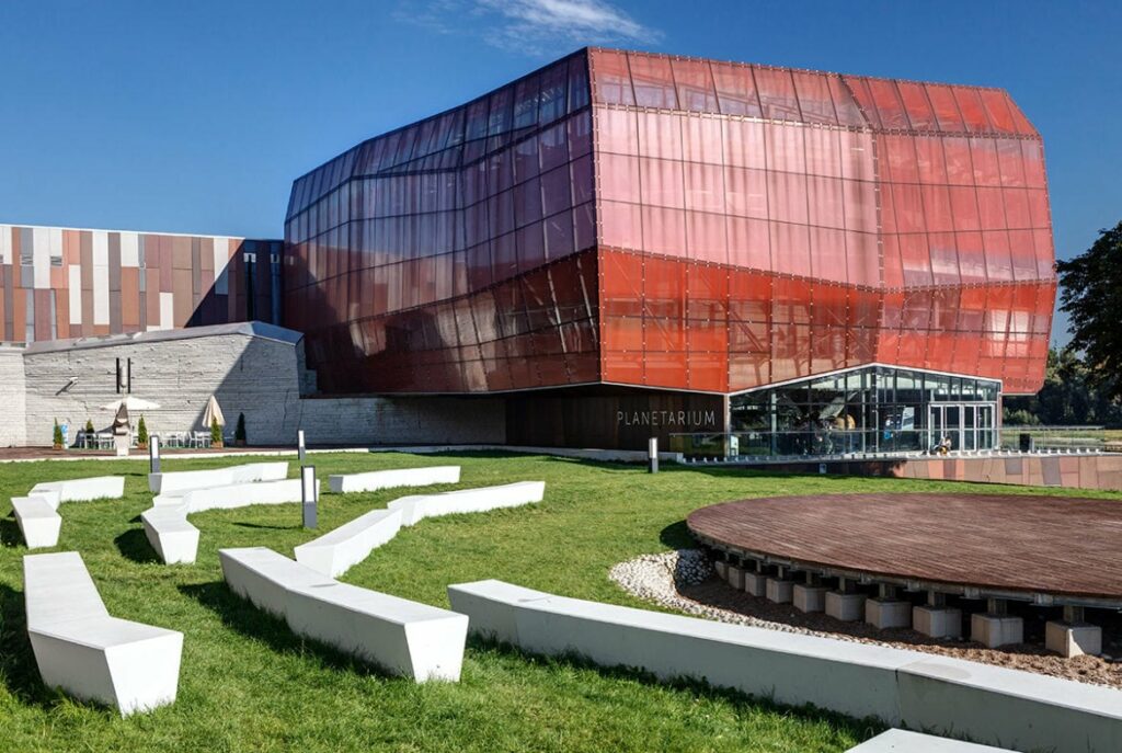 Конец игре? В Мариуполе создадут Музей науки вместо волейбольного комплекса