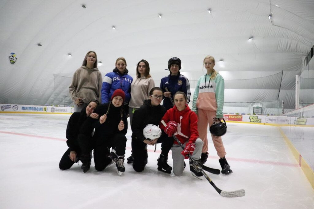 “Стальные чаечки”: как попасть в первую женскую хоккейную команду Мариуполя