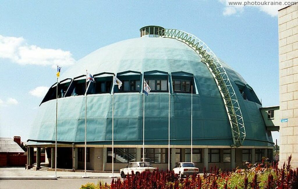 Конец игре? В Мариуполе создадут Музей науки вместо волейбольного комплекса