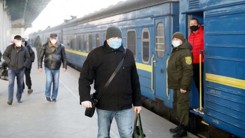 Жителям Донеччини та Луганщини Укрзалізниця спростить вимоги до документів при посадці в поїзди