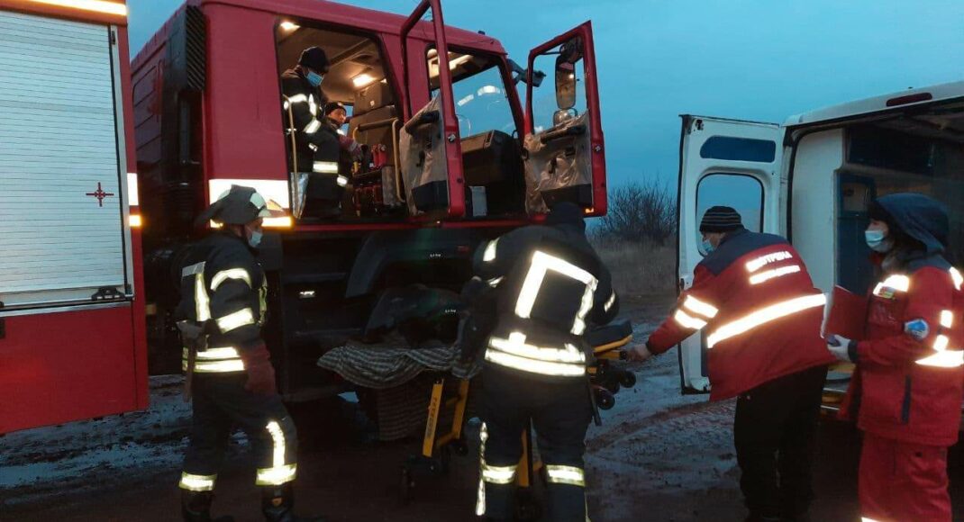 У Слов'янську машина швидкої допомоги не доїхала на виклик до пацієнта через розмиту дорогу: фото