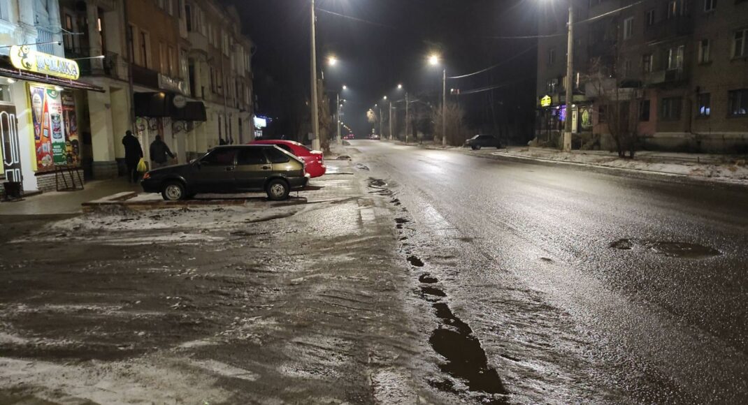 В Славянске заработало внешнее освещение на одной из улиц города