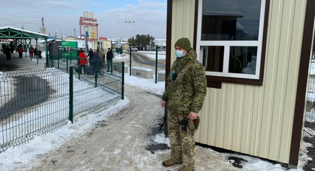 В ГПСУ сообщили, сколько человек сегодня пропустили через КПВВ "Станица Луганская"