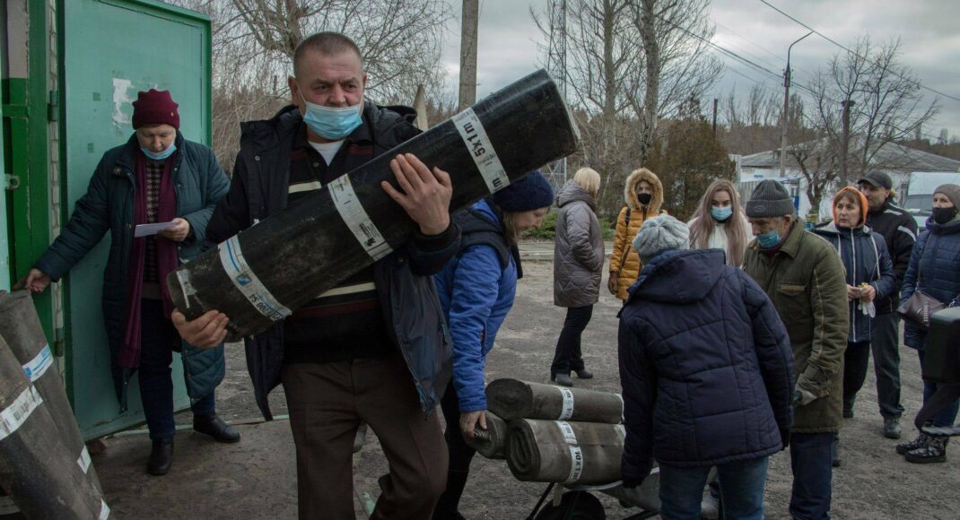 На Луганщину доставили гумпомощь для военного госпиталя и пострадавших от пожаров (фото)