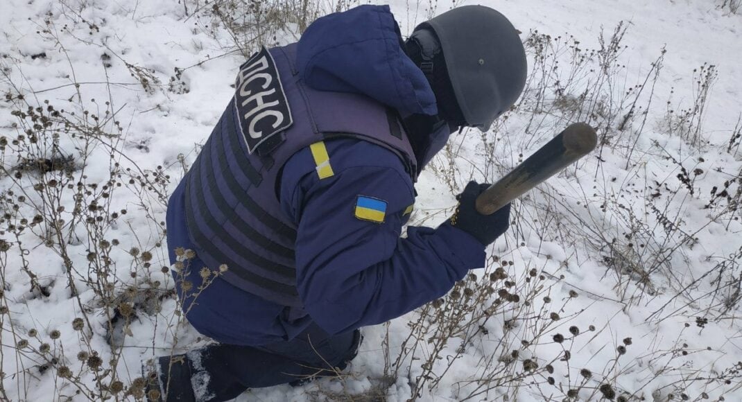 На Луганщині виявили та вилучили майже 100 вибухонебезпечних предметів