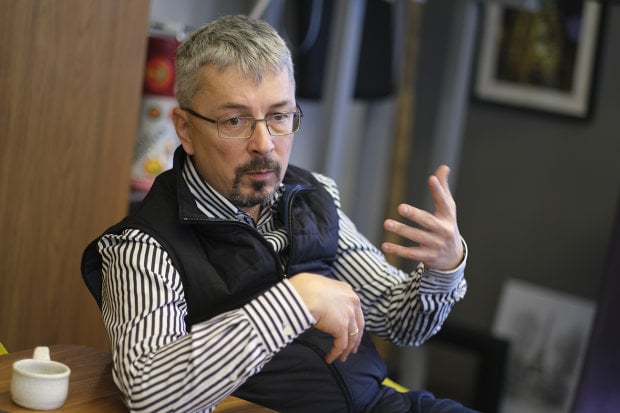 Министр культуры и информационной политики Ткаченко заявил, что идея сокращения библиотекарей в Славянске является нарушением закона