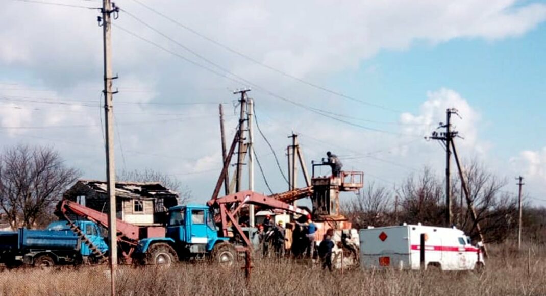 У Водяному на Донеччині через поломку трансформатора люди 4 дні провели без світла