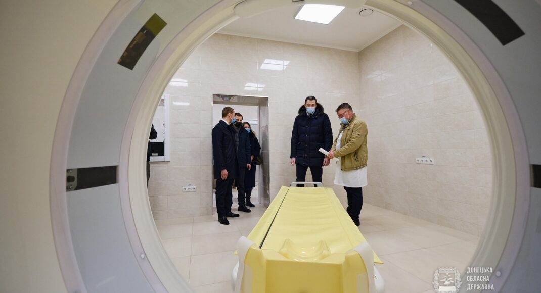 Министр развития громад и территорий осмотрел новое приемное отделение в больнице Краматорска (фото)