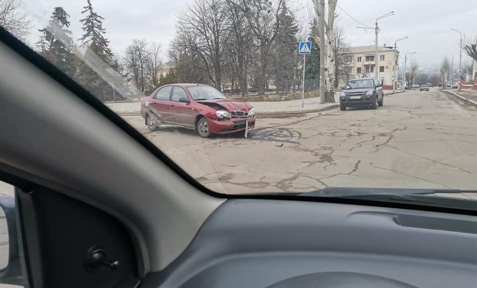 СМИ: Недостатки организации дорожного движения в Лисичанске становятся причинами ДТП