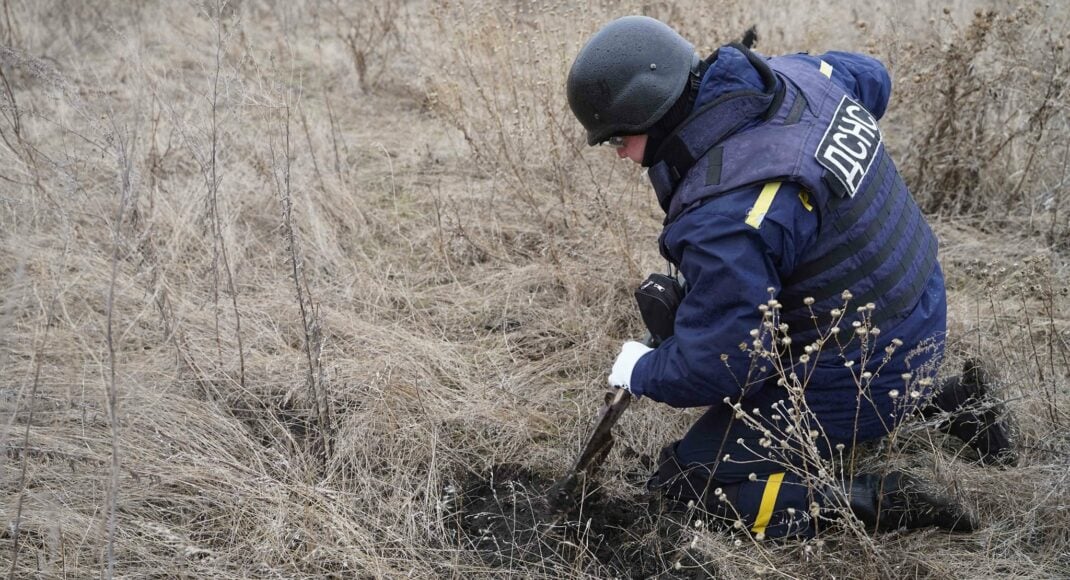 На Луганщині обстежили 100 квадратних метрів в Сєвєродонецькому районі. Вилучили 10 мінометних мін