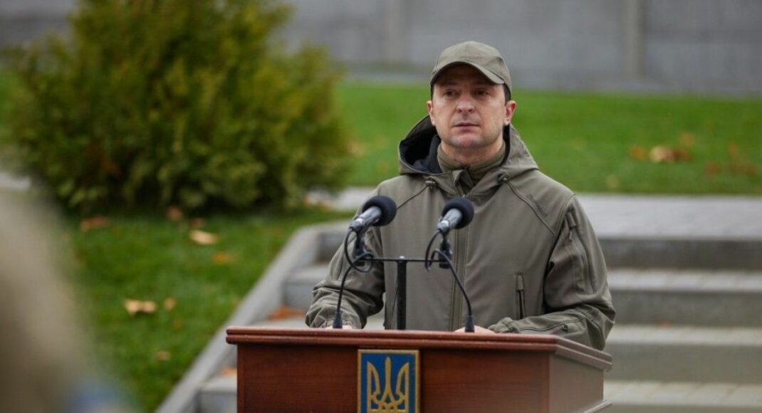 Зеленський у відповідь на претензії Росії запросив Путіна зустрітися на Донбасі