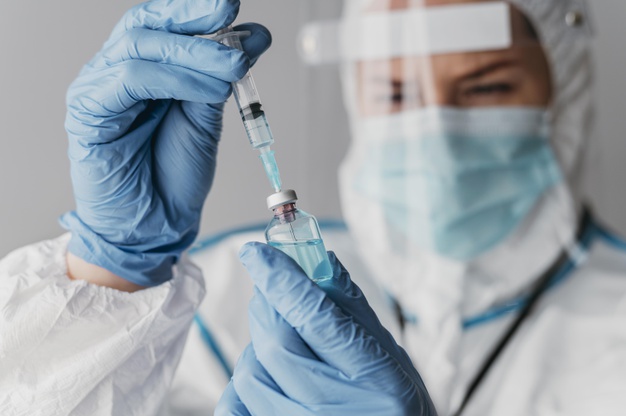 На Донетчине начали второй этап вакцинации от COVID-19: кто получит прививки