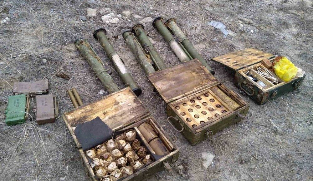 На Луганщині знайшли бойові елементи реактивної системи "Смерч": фото