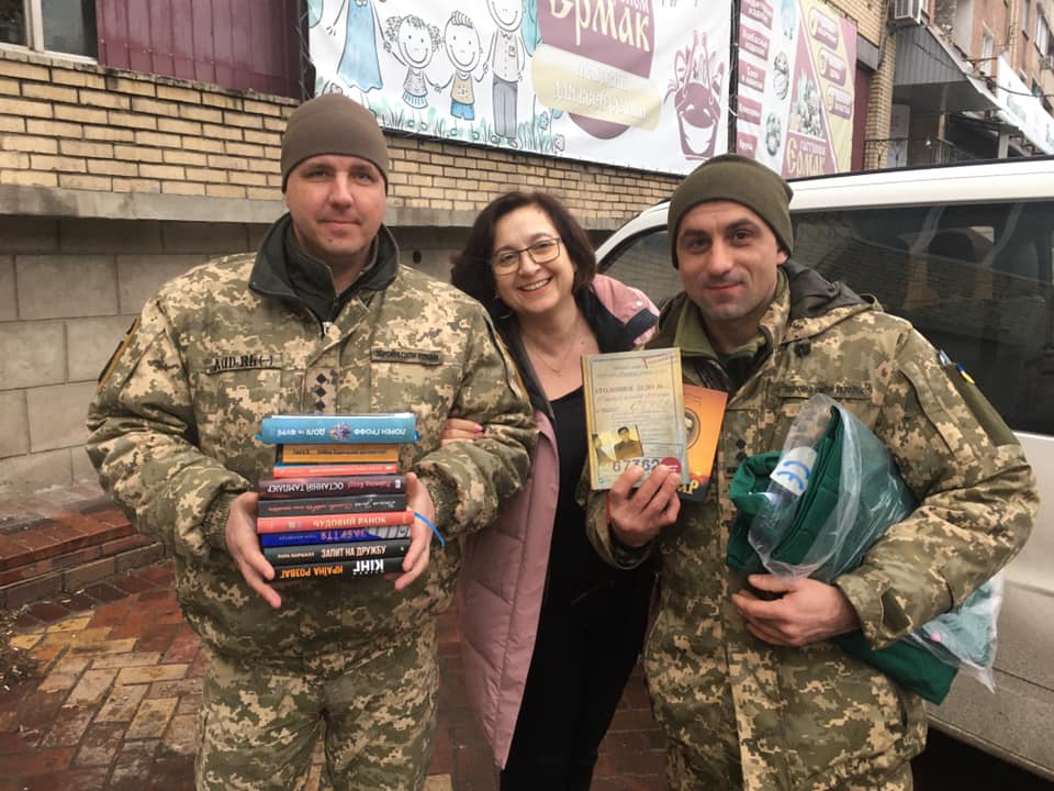 Буккроссинг для военных: как волонтерка из Славянска начала всеукраинскую акцию
