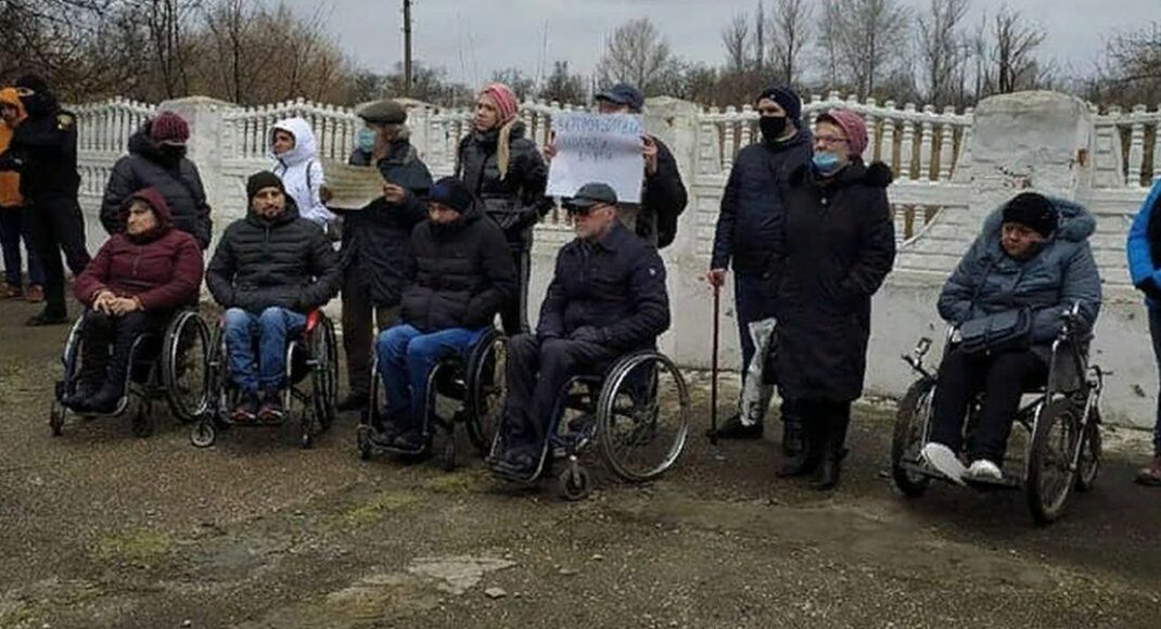 "Славкурорт перетворюється на Чорнобиль": чому люди знову вийшли на мітинг і навіщо звернулися до Зеленської