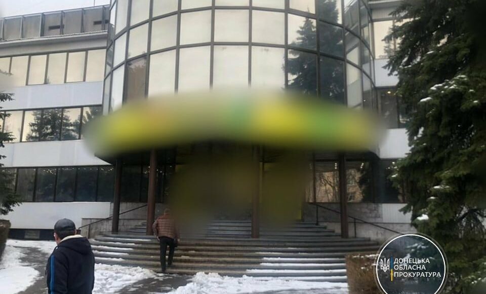 На Донеччині торгова мережа продавала одяг під виглядом відомих брендів