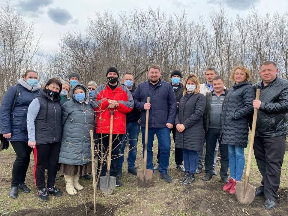  Донеччина долучилася до глобального екологічного проєкту: висадили понад 200 тисяч дерев