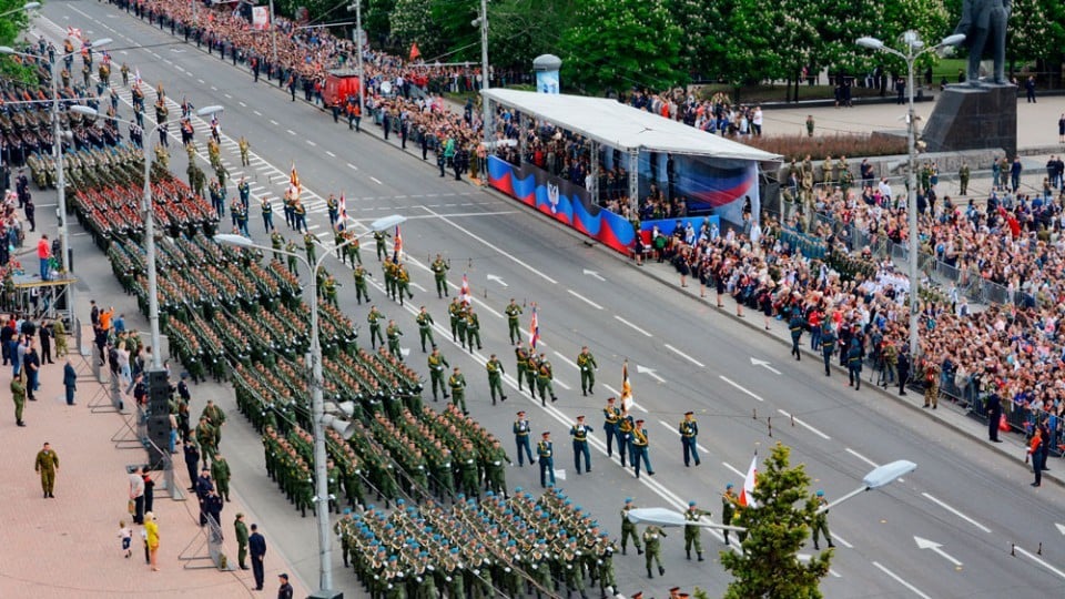 "ДНР" на 9 травня виведе понад 10 тисяч осіб, - соцмережі