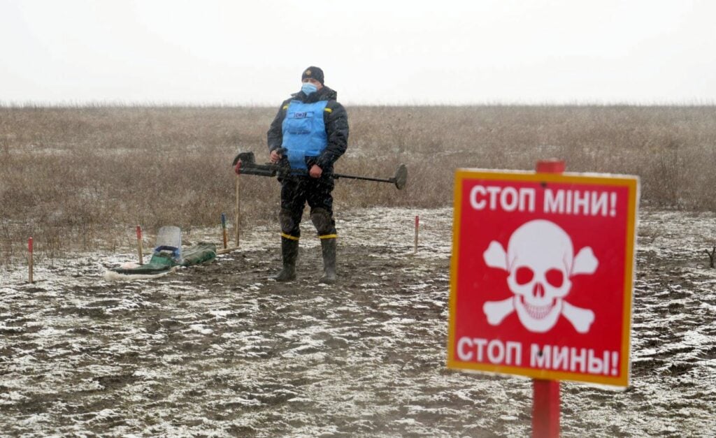 На Донбасі з початку проведення ООС знешкодили 70 тисяч вибухонебезпечних предметів