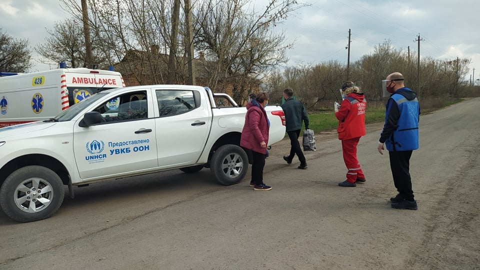 В прифронтовых селах на Донетчине происходит массовое заражение COVID-19, - волонтеры