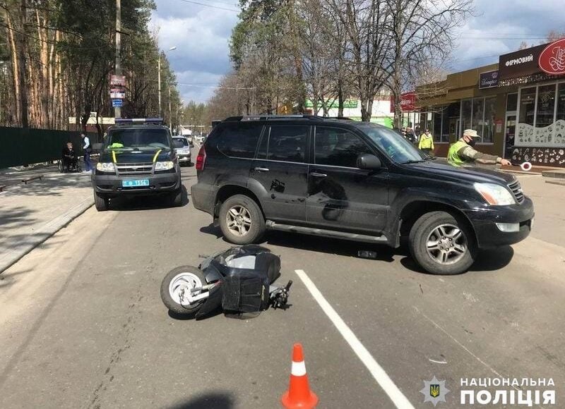 В Святогорске Lexus сбил мопедиста