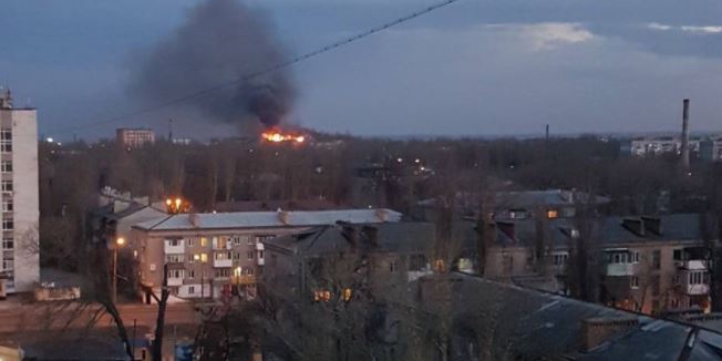 У Донецьку горить дах м'ясокомбінату, - інтернет-ресурс. Фото (оновлено)